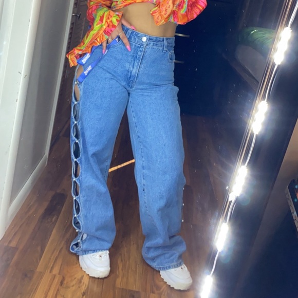 Jeans - Picture 1 of 6